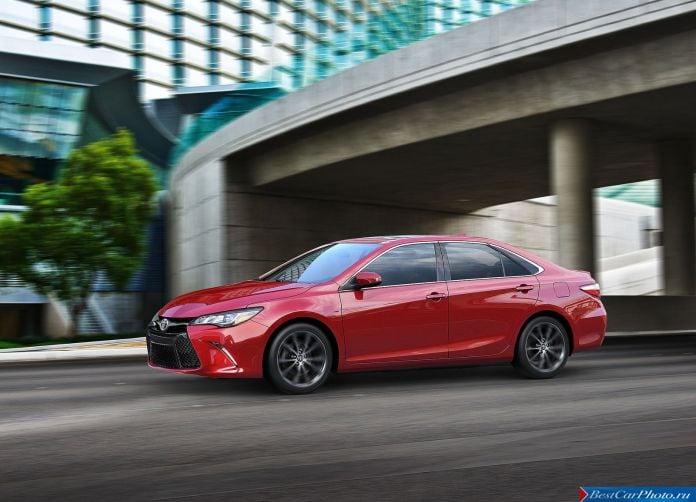 2015 Toyota Camry - фотография 4 из 79