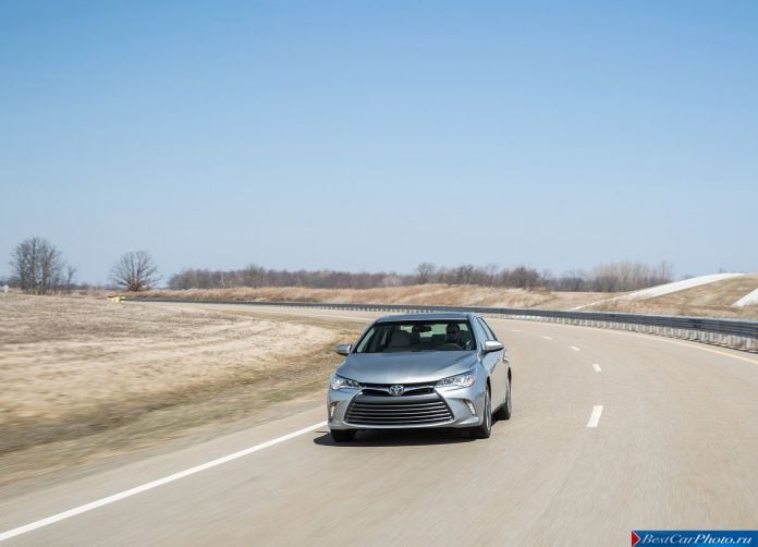 2015 Toyota Camry - фотография 12 из 79