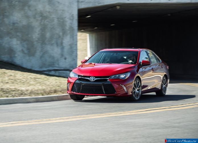 2015 Toyota Camry - фотография 14 из 79