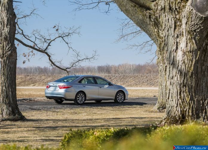 2015 Toyota Camry - фотография 19 из 79
