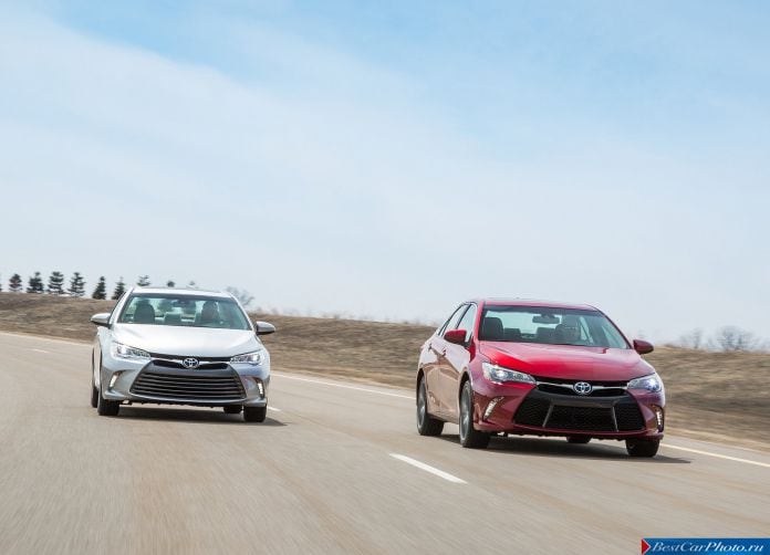 2015 Toyota Camry - фотография 26 из 79