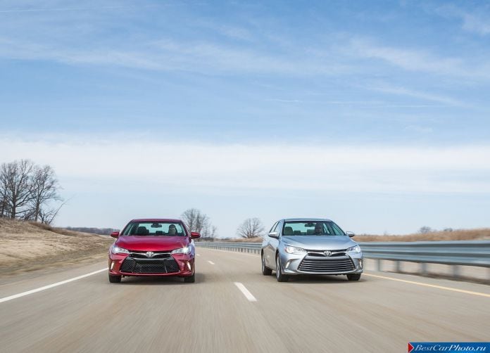 2015 Toyota Camry - фотография 27 из 79