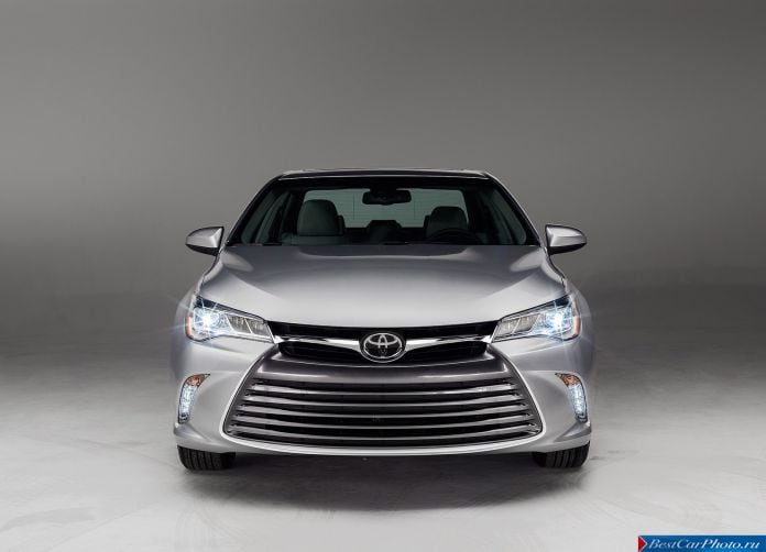 2015 Toyota Camry - фотография 30 из 79