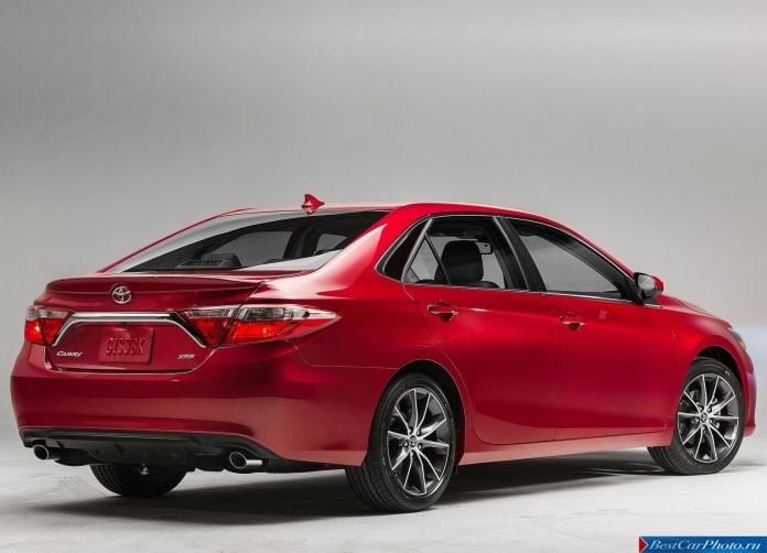 2015 Toyota Camry - фотография 31 из 79