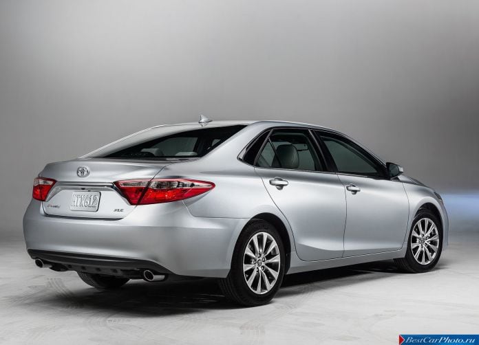 2015 Toyota Camry - фотография 32 из 79