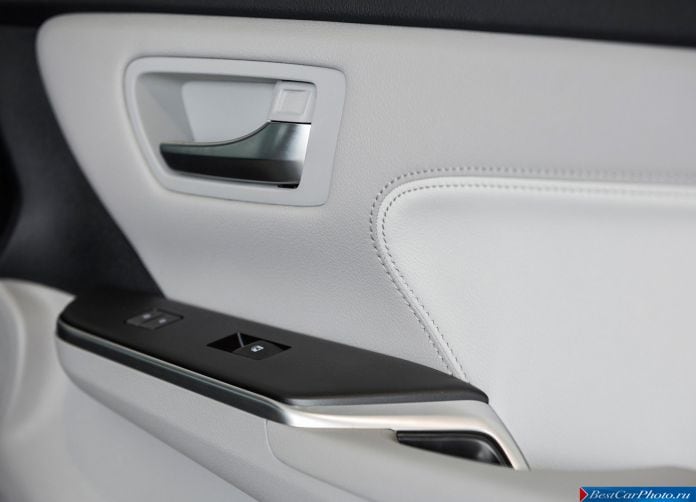 2015 Toyota Camry - фотография 52 из 79