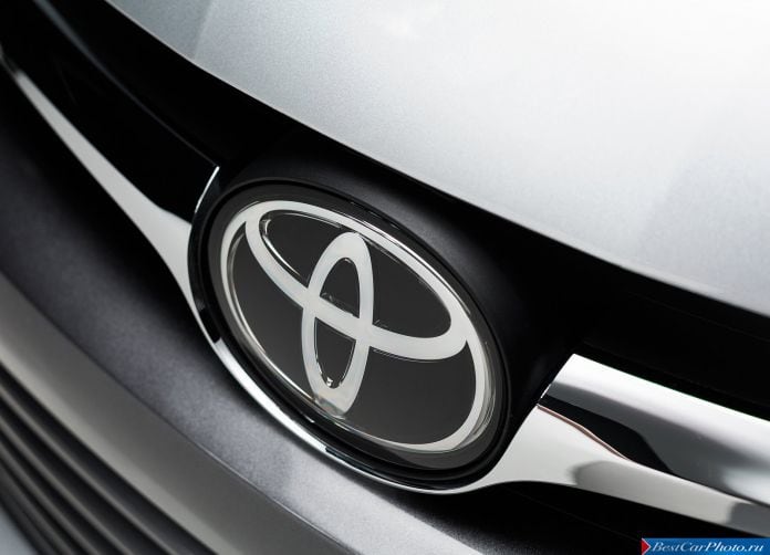 2015 Toyota Camry - фотография 76 из 79