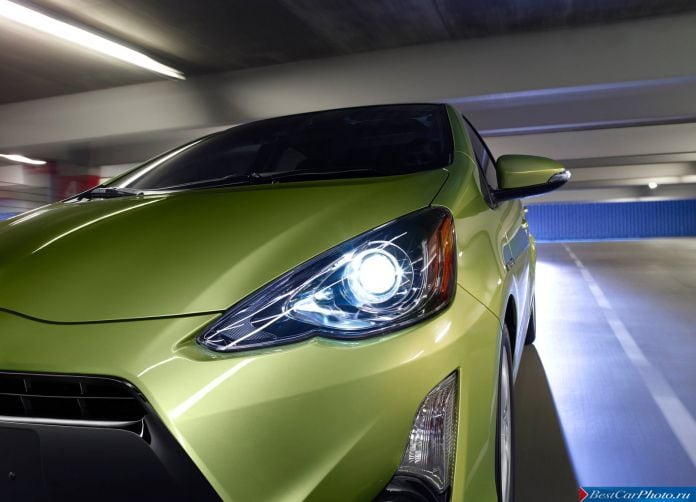 2015 Toyota Prius C - фотография 22 из 24