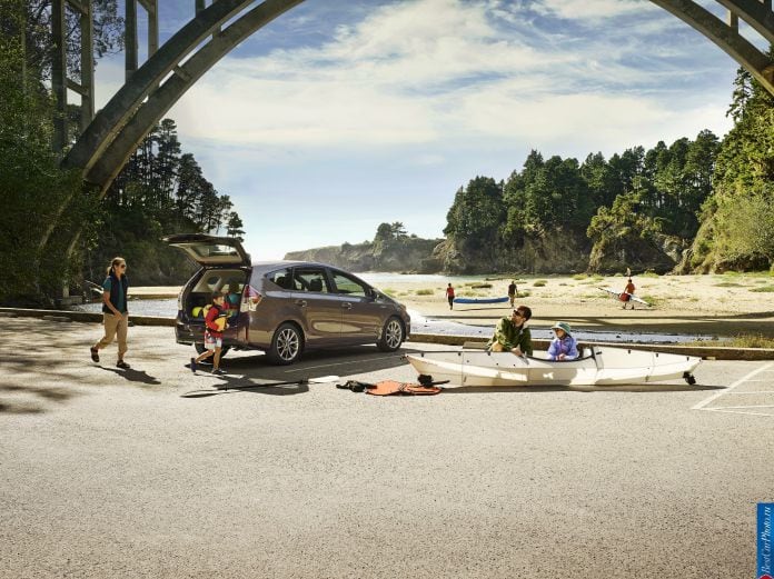 2015 Toyota Prius V - фотография 7 из 26