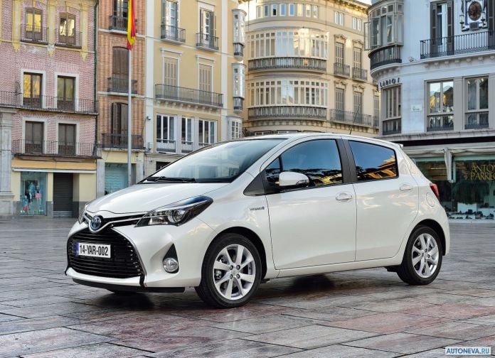 2015 Toyota Yaris - фотография 1 из 118
