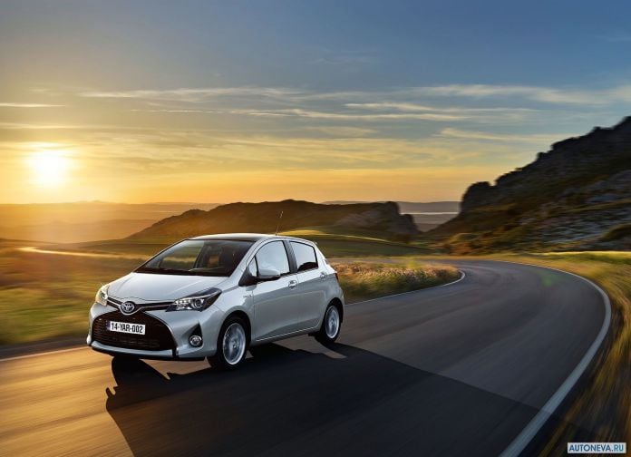2015 Toyota Yaris - фотография 5 из 118