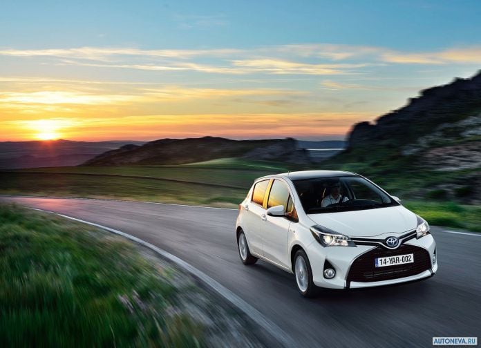 2015 Toyota Yaris - фотография 6 из 118