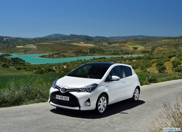 2015 Toyota Yaris - фотография 7 из 118