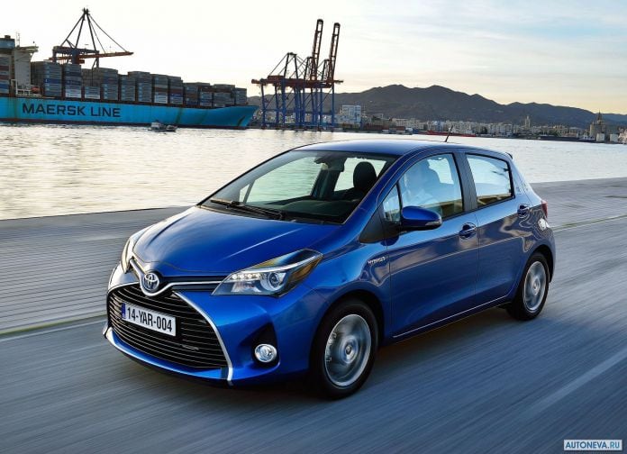 2015 Toyota Yaris - фотография 12 из 118