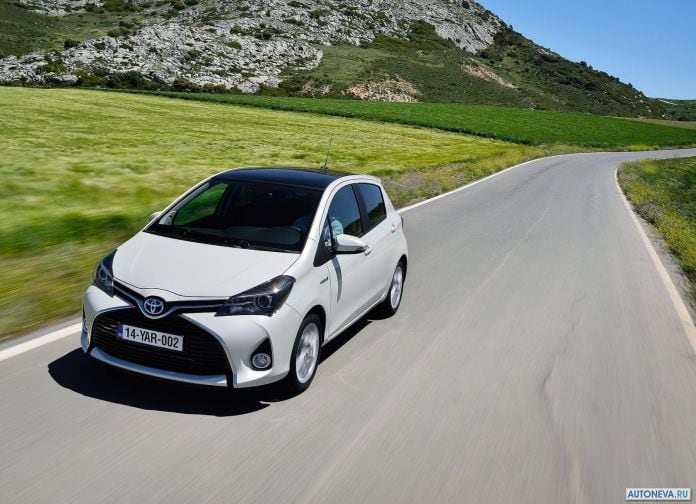 2015 Toyota Yaris - фотография 13 из 118