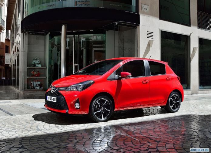 2015 Toyota Yaris - фотография 16 из 118