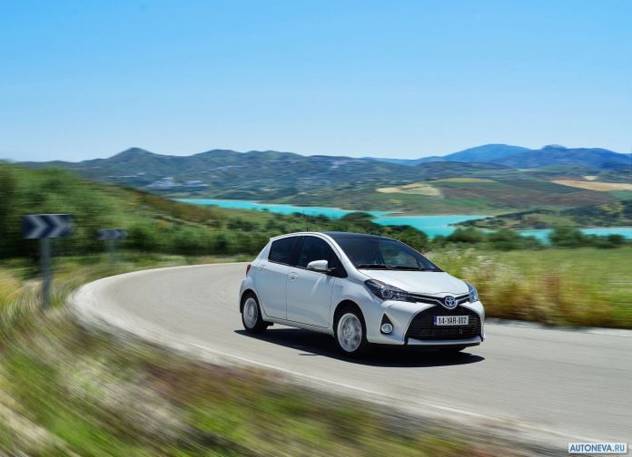 2015 Toyota Yaris - фотография 18 из 118
