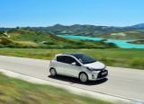 toyota_2015_yaris_019.jpg