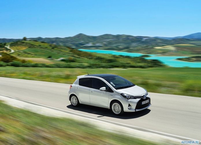 2015 Toyota Yaris - фотография 19 из 118
