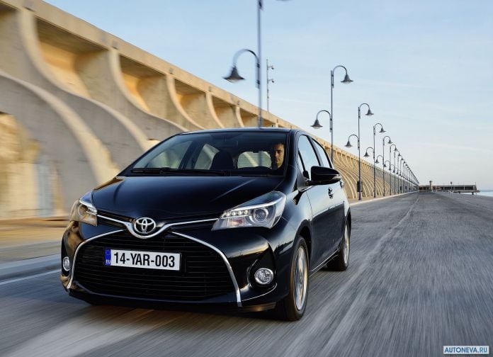 2015 Toyota Yaris - фотография 20 из 118