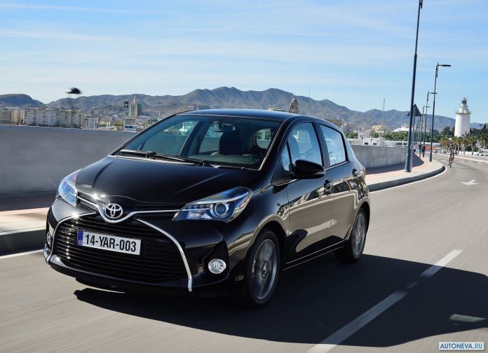 2015 Toyota Yaris - фотография 21 из 118