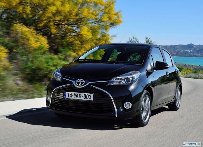 2015 Toyota Yaris - фотография 22 из 118
