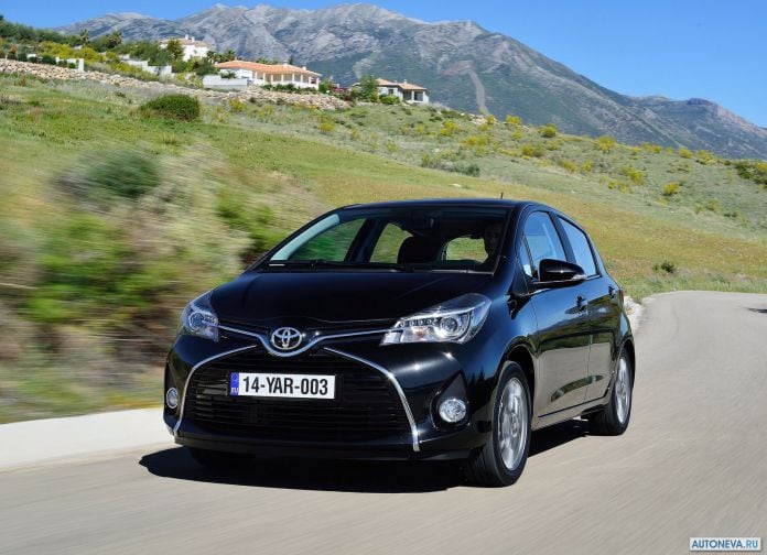 2015 Toyota Yaris - фотография 23 из 118