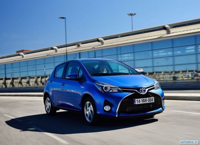 2015 Toyota Yaris - фотография 25 из 118
