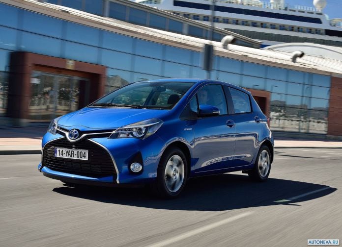 2015 Toyota Yaris - фотография 26 из 118