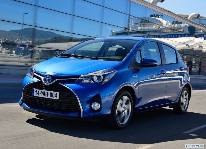 2015 Toyota Yaris - фотография 28 из 118