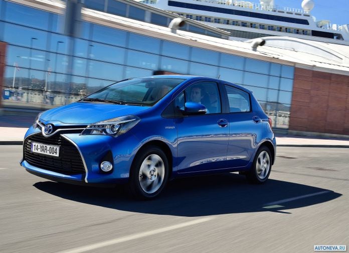 2015 Toyota Yaris - фотография 29 из 118