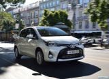 toyota_2015_yaris_036.jpg