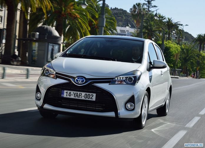 2015 Toyota Yaris - фотография 38 из 118