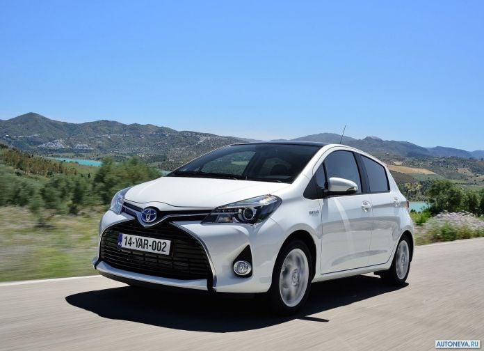 2015 Toyota Yaris - фотография 39 из 118
