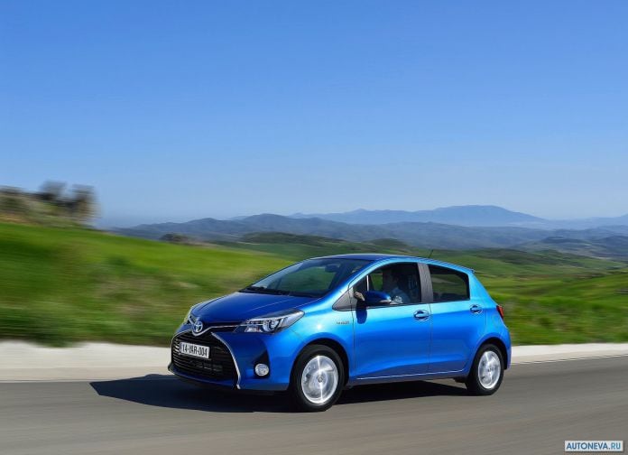 2015 Toyota Yaris - фотография 42 из 118