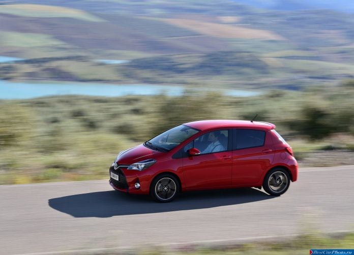 2015 Toyota Yaris - фотография 52 из 118