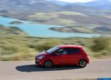 toyota_2015_yaris_055.jpg