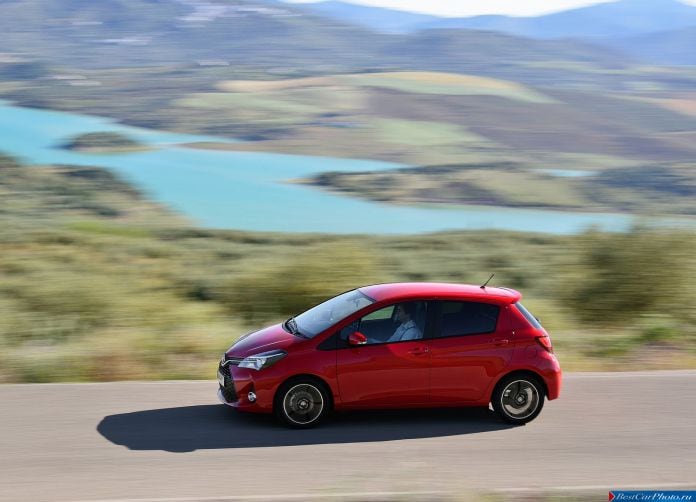 2015 Toyota Yaris - фотография 55 из 118