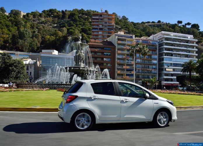 2015 Toyota Yaris - фотография 57 из 118