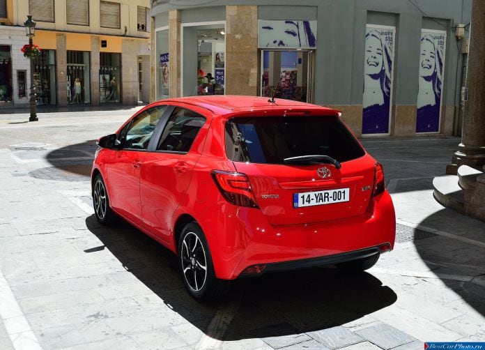 2015 Toyota Yaris - фотография 63 из 118
