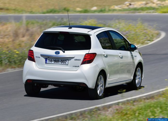 2015 Toyota Yaris - фотография 69 из 118