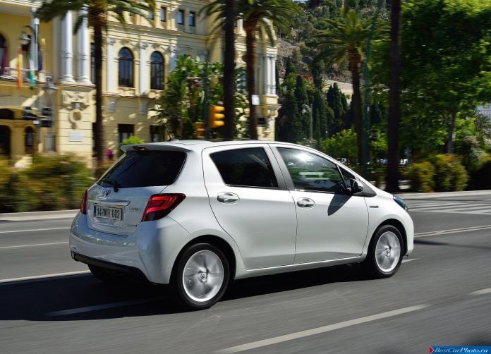 2015 Toyota Yaris - фотография 75 из 118