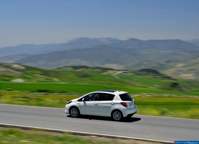 2015 Toyota Yaris - фотография 79 из 118