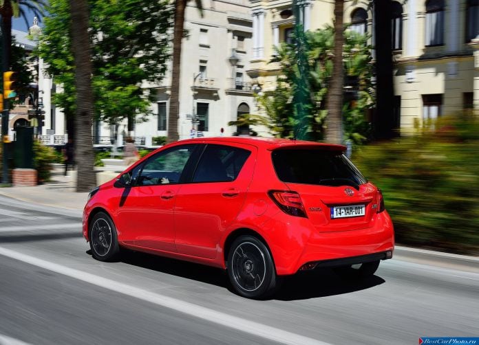 2015 Toyota Yaris - фотография 85 из 118