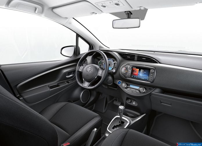 2015 Toyota Yaris - фотография 99 из 118