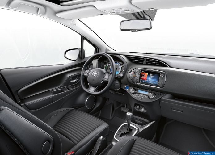 2015 Toyota Yaris - фотография 100 из 118
