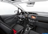 toyota_2015_yaris_102.jpg
