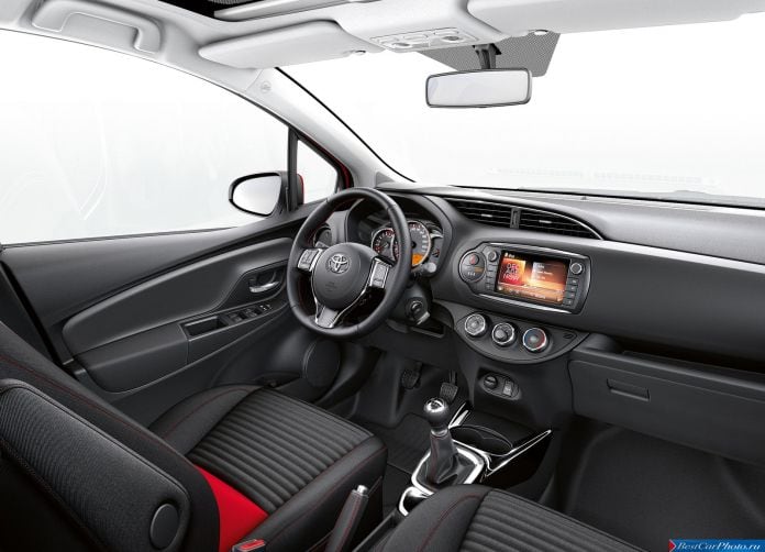 2015 Toyota Yaris - фотография 102 из 118