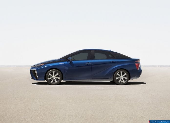 2016 Toyota Fuel Cell Sedan - фотография 2 из 3