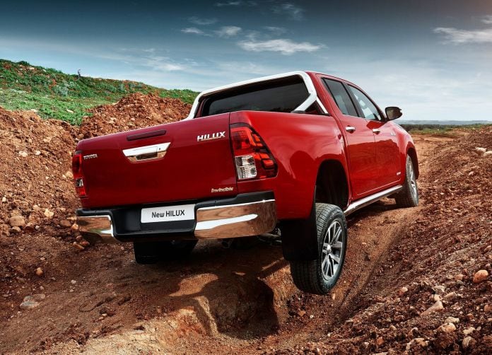 2016 Toyota Hilux - фотография 4 из 85